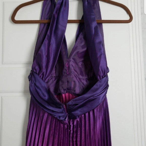 Dress - Picture 8 of 8